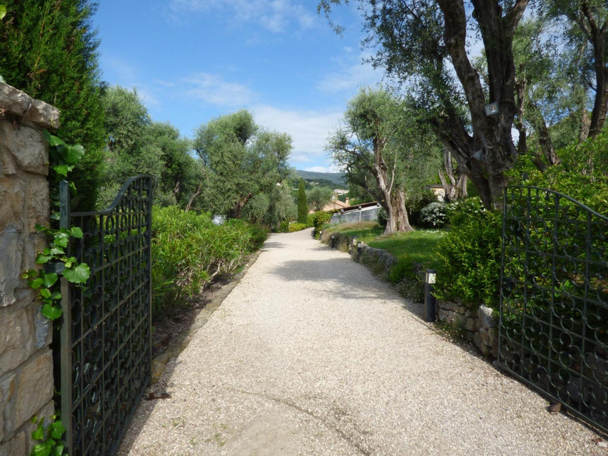 Apartment Cezanne With Heated Pool And Private Garden Chateauneuf-Grasse 외부 사진